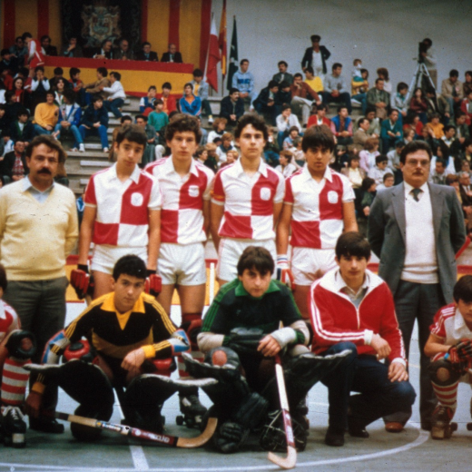 Equip infantil del SHUM al campionat d'Espanya que tingué lloc a Castro Urdiales en que quedà campió.

Josep Tarrés, delegat; jugadors: Rafel Bancells, Jordi Bosch, Jordi Tarrés, Albert Viader i Josep M Cot, entrenador. Agenollats: Victor Cid, Josep Codina, Lluís Presas, Josep Maynegre i Jordi Munsó