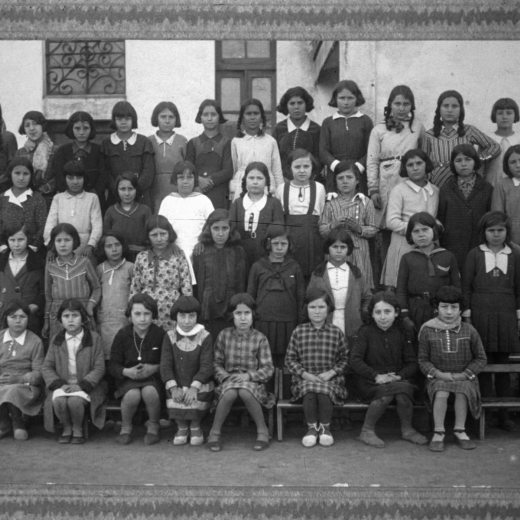 Escola de noies núm. 1. Any 1933. Mestra Anita Figa.

Àngela Aymerich, Felisa Pascual, Paquita Masjuan, Dolors Gelmà, Soledat Roca, ?, Mercè Sureda, Dolors Vieta, Mercè Valentí, Angelina Artigas, Joaquima Orench, Pilar Bosch i Teresa Brossa.

Carme Rosell, Lluïsa Figueras, Maria Tomàs, Margarida Call, Angelita Xarbau, Concepció Tomàs, Maria Tarrés, Maria de la Vela, Àngela Reyner, Pilar Codina, Maria Colomé. 

Maria Roca, Concepció Oliveras, Juanita Bosch, Carme Sarrà, Maria Vall·llosera, Mercè Bancells, Caterina Gelmà, Carme Call, Pilar Valentí i Maria Carreras.

Elvira Colomé, Maria Call, Emília Nadal, Rosa Quellos, Rosita Bagot, Angelina de Can Lloreta, Lola Pi i Rosita Masjoan.