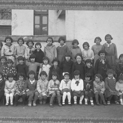 Escola de nenes núm.2. Any 1934. Mestra Pilar Tolosa.

Carme Rossell, Pilar Vilaseca, Elvira Comas, Carme Selva, Antònia Bosch, Pilar vidal, Matilde Riera, Marina Quintana, Montserrat Güell, Julita Barceló, Magdalena Massó i Maria Soler.

Alberta Tomàs, Lluïsa Ruhí, Maria Mir, Maria Tomàs, Salvadora Figueras, Consol Reyner, Engràcia Bagot, Pepita Negre, Carme Nadal, Pilar Tomàs, Narcisa Romaguera i Isabel pi.

Carme Serra, Maria Sáchez, Montserrat Batallé, Emília Falgueras, Conxita Soler, Elvira Ferrer, Maria Bosch, Rosa Ruhí, Rosa Llorens, Enriqueta Ruscalleda, Maria Ciurana, Maria Bosch Bassols, Joaquima Negre, Carme Negre i Dolors Llinàs.
