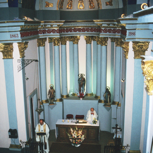 Església de Martorell de la Selva durant la missa celebrada en motiu del comiat per jubilació del Sr rector Mn Conrad Ruhí