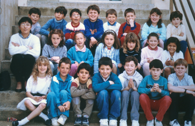 Grup escolar de la nova escola Sant Jordi. 1986.

David Gallego, David Maqueda, Julià Carmona, Albert Brugulat, Ivan Garcia, Arcadi Parés, Maria Surís i Ester Taberner.

Mestra Imma, Roser Serra, Marina Campeny, Rosa Arnau, Anna Torres, Mari Cruz Alfaya i Ramona Peña.

Mònica Pujolràs, Marc Gómez, Albert Bancells, Marc Castellano, David Garcia i Jordi Pons.