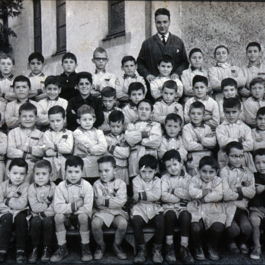 Escola de nens núm. 2 Curs 1964 - 1965. Mestre Josep Llinàs.

Joaquim Reyner, Ferran Ruscalleda, Josep Freixas, Pere Güell, Joan Roca, Josep Ruiz, Narcís Mir, Pere Pons, J. Romaguera i Antoni Pino.

Josep Bancells, Josep Ribas, Miquel Rossell, Manel Roura, Antoni Ruhíu, Josep Roca, Francesc Serra, Jaume Costa, Llorenç Ruscalleda, Ferran Casquet i Alfred Bigas.

Josep Murgadella, Emili Suñer, Salvador Ciurana, Josep M Torres, Salvador Oliveras, Alfons Surís, Martí Fors, Joan Brossa, Josep Vilaseca, Antoni Vall·llosera, i Joaquim Martí.

Francesc Tarrés, Joan Aymerich, Jordi Tomàs, Josep Figueras, Ernest Colomà, Antoni Badia, Andreu Selva, Benet Prats i Domingo Luque.