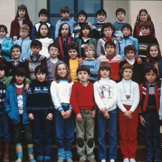 Nou grup escolar Sant Jordi. Curs 1982 - 1983.

Anna Roca, Antoni ruix, Adam Planas, Manolo Castellanos, Agustí Fernández, Xavier Canals i Rosa M Bancells.

Carme Vila, Núria Massegú, M Àngels Marín, Neus Valentí, Rosari Núñez, Ricard Ciurana, Joan Carles López i Juanito Alcalà.

Bernabé Calle, Pepito Ruiz, Santos Tardio, Josep M Bancells, Carles Carreras, Lluís Tresserras, Jesús Valiente, Marc Peña i Sílvia Escudero.

Simó Carbonell, Rut Jordana, Anna M Vila, Amparo Bagán, Iolanda Fernández, David Munsó, Virgínia Torres, Lídia Campeny, Francesc Escudero i la mestra Rosa.