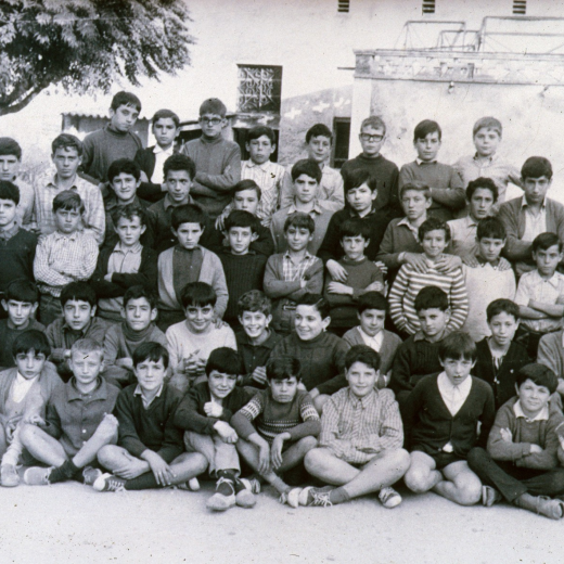 Escola de nois núm 1. Curs 1970 -1971. Mestre Lluís Serra, 

Alfred Bigas, Antoni Cruz, Josep Brossa, Francesc Nieto, Salvador Ciurana, Joaquim Martí, Josep Falgueras i Lluís Lluís

Mestre Lluís Serra, Joan Roca, Antoni Runí, Jaume Costa, Patro González, Josep Figueras, Llorenç Ruscalleda, Josep formiga, Ferran Casquet, Alfons Surís, Miquel Rosell, Martinez Artau i Josep Pi.

Jacob Mesa, Miquel Bagot, Esteve Ruhí, Andreu Baños, Amad Canal, Hilari Casas, Andreu Garcia, Benet Nieto, Agustí Mesa, Xavier Roura i Antoni Sanchez.

Jaume Romaguera, Alons Ramírez, Josep M Ciurana, Josep Murgadella, A Martinez, Josep Torres, Jordi Francesch, Jordi Tomàs, Josep Sureda, Domènec Luque, Ramon Soler i Enric Selva.

Benjamí Pons, Ramon Amatller, Josep Pons, Josep Roca, Josep Colomé, Antoni Núñez, Antoni Poch, Jordi M Tomàs, Antoni Calle i Lluís Banú.