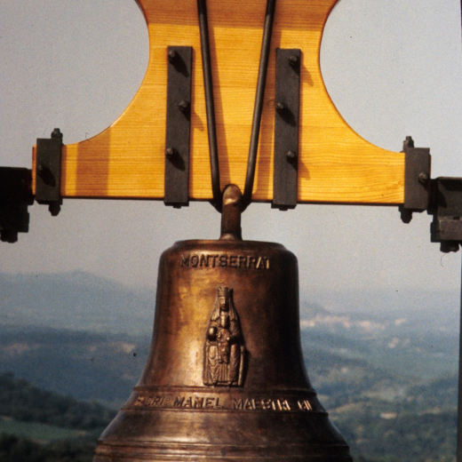 La campana de Sant Jordi que donada per en Manel Maestre i batejada amb el nom de Montserrat, fou col·locada dalt de la Capella del castell de Torcafelló l'any 1992 i beneïda i inaugurada per l'aplec del mateix any amb una repicada a càrrec del que havia estat antic campaner de Maçanet en Pau Morral i Pascual.