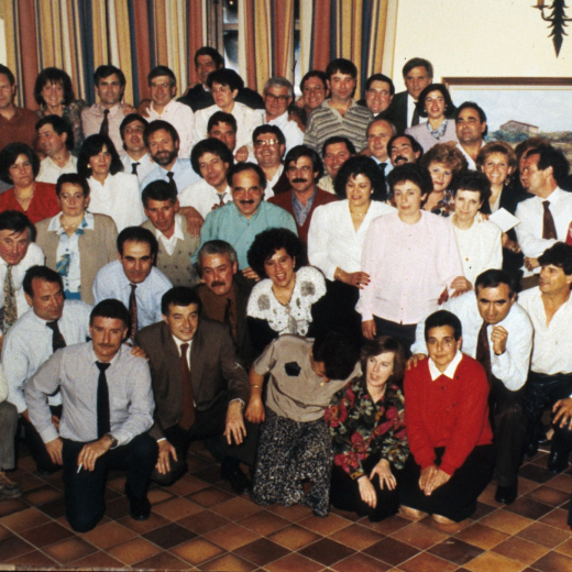 Trobada del 25 aniversari de la fundació del Club Can Batista, agrupació juvenil que l'any 1965 fundà un club que com a Secció juvenil de la Societat recreativa unió maçanetenca organitzà en un local de Can Batista activitats culturals i recreatives pròpies de la gent jove.