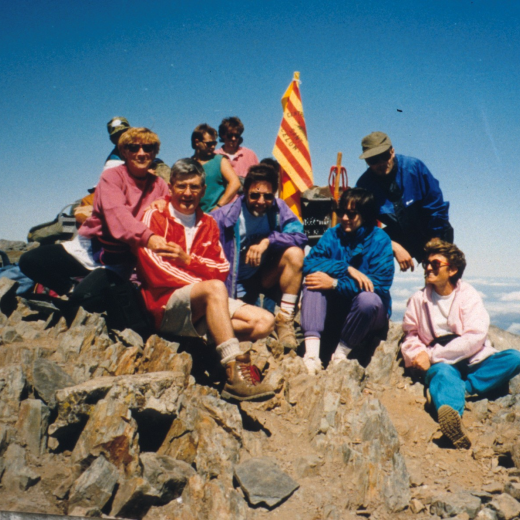 Un grup dels Amics de l'esport de Maçanet en una excursió a la Pica d'Estats.

Dora Tarrés,Juli Campeny, Francesc Guinart, Montserrat Sarrà, Josep Gispert i Lluïsa Morales.