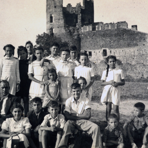 Dolors Roca, M Roura P, Emilio Bou, Rosa Roca, Joan Costa, Maria Amatller, Josep Tomàs, Joaquima Ferrer, Josefina Sumalla, Emilio Bou (pare), Felicia Pascual, Antonia ?, Llorens Soler, Maria Soler, Xavier Bou, Rafel Pascual, Joan Figueras, Agustí Maresma, Ernest Maresma