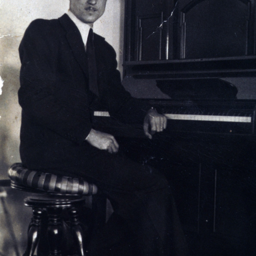 En Josep Quellos Tomàs músic pianista, els anys 40 quan feia el servei militar a La Corunya