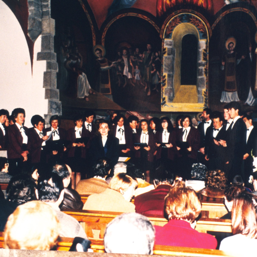 Concert de Nadal per la diada de Sant Esteve davant l'altar Major de l'Església parroquial per la coral local 