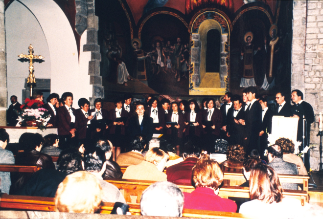 Concert de Nadal per la diada de Sant Esteve davant l'altar Major de l'Església parroquial per la coral local 