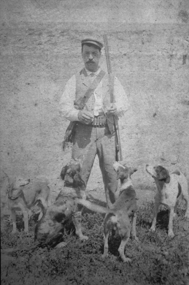 Francisco de Trinxeria Ruscalleda equipat per anar a cacera