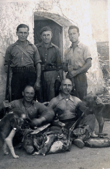 Joan Munso, Lluís Munsó, Josep Viñolas, Martí Vilella, Baldomer Soms en un dia de cacera