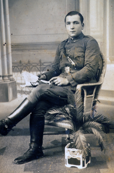 L'Agustí Codina Rossell, soldat d'artilleria de la quinta del 1930