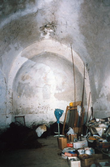 Vall de Maria. L'antiga capella del monestir de Vall de Maria convertit avui en una casa de pagès.