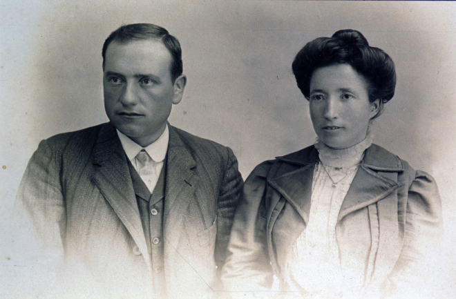 En Josep Guinart Piferrer i la seva dona Maria Bassas Sureda, pares de la Maria, l'Assumpció i Mn Josep