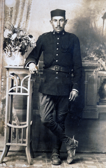 En Miquel Rossell Bosch a l'any 1920 a Ceuta fent el servei militar.