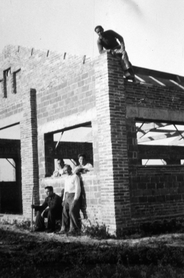La fàbrica tèxtil de Joaquim Rey Roura en construcció