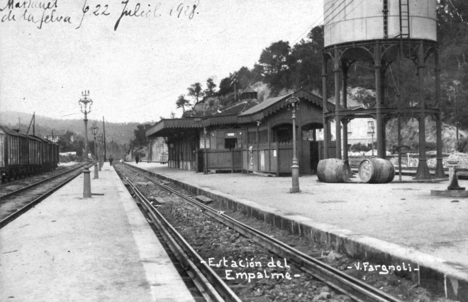 Vista de l'estació ferroviaria de l'Empalme l'any 1928. Durant la Guerra Civil del 1936 -1939 fou destruïda i recontruïda més tard