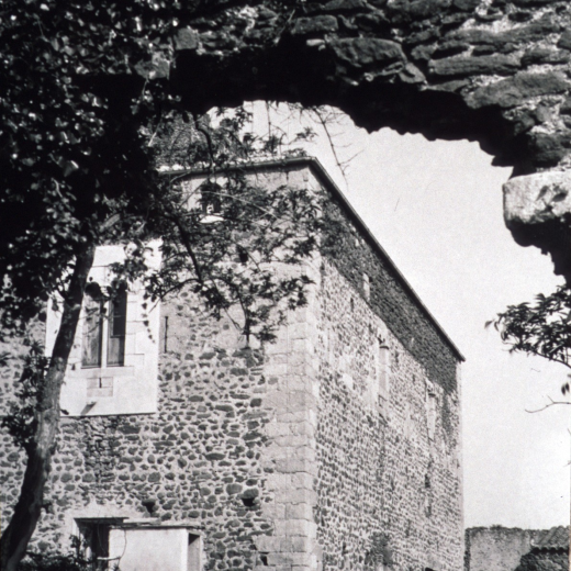 Vista parcial de la Torre de Marata abans de la seva restauració