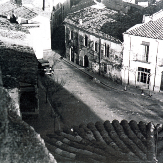 La plaça de l'Església en una foto des de dalt del campanar.