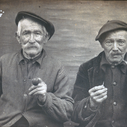 En Josep Aregay (Pep Corones) i en Jaume Bosch (Met Bosch), dos personatges típics del poble els anys 40.