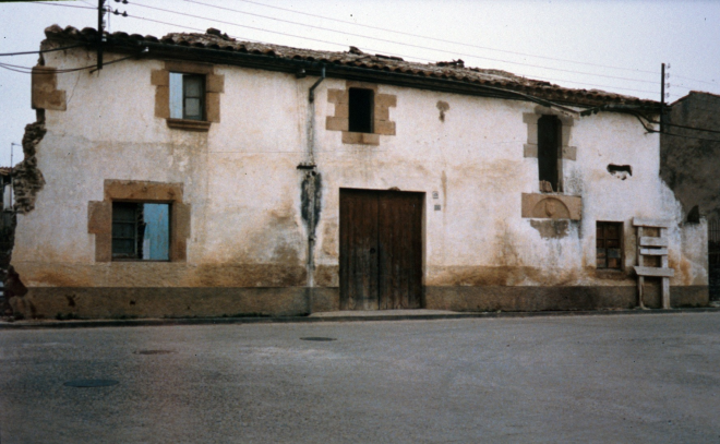 L'antiga casa Cal ferrer Villar avui desapareguda per l'obertura del nou carrer Josep Pla