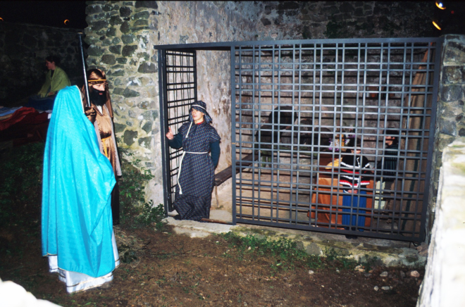 Detall del pessebre vivent representat a Sant Jordi pel Nadal de 1996