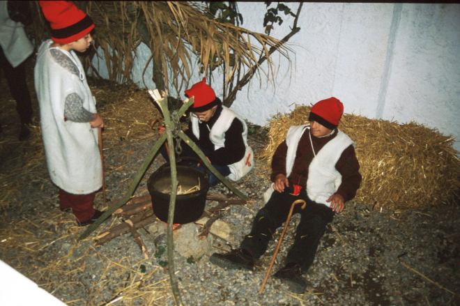 pessebre vivent a la pista jardí l'any 1993. Detall dels pastors.