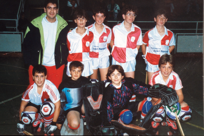 ? entrenador, Albert Selva, Xavier Xarbau, Jordi Carreras, Ferran Maqueda. A davant Lluís Vilella, Joan Miquel Naranjo, Xavier Bancerll porters i Xavier Lladó