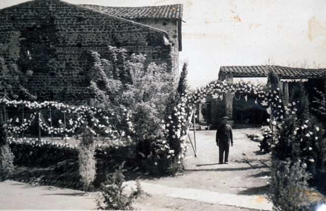 En Sacundí Barceló, que fou durant molts anys el mosso de Can Tomàs fins que aquesta casa deixà de ser una explotació agrícola i ramadera per convertir-se en el Restaurant Palau de Foixà