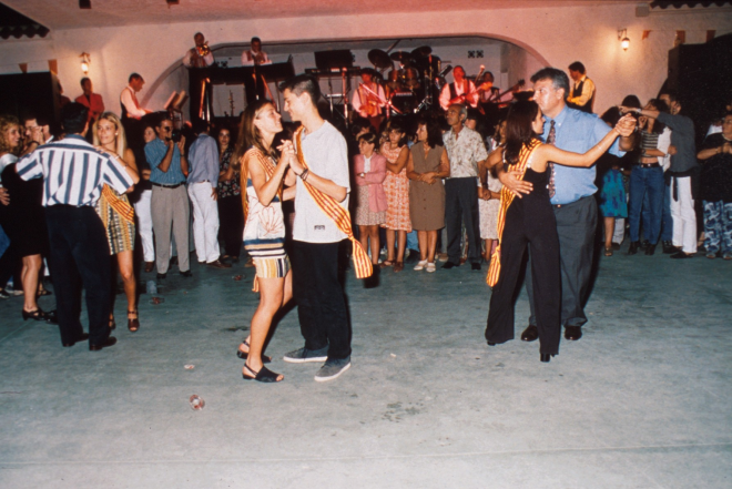 Festa Major de l'any 1996.

L'alcalde Antoni Guinó ballant amb l'anomenada pubilla el ball d'honor, mentre l'hereu balla amb una de les dames d'honor.