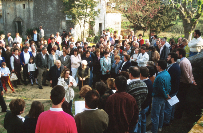 Homenatge al rector de Martorell Mn Conrad Ruhí, la coral el Gínjol amb la directora Judit Giralt i el Mnj Conrad i la seva germana Sra Maria