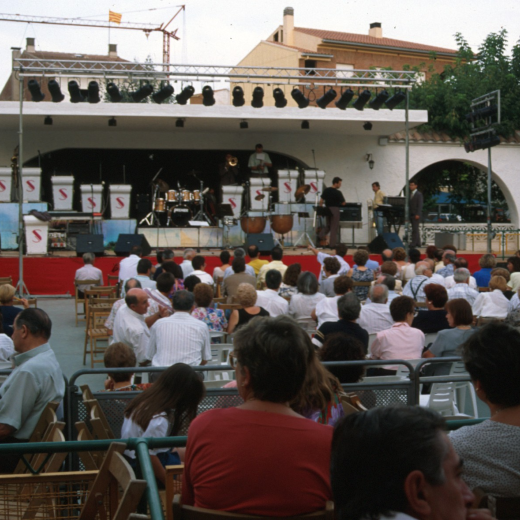 L'oquestra Selvatana preparant el concert el dia de la Festa Major.