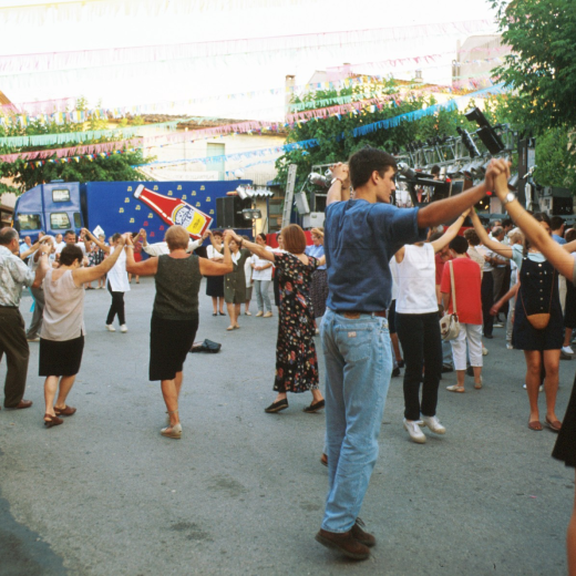 Ballada de sardanes a la plaça de Maçanet per la Festa Major del 96