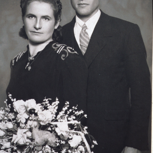Foto de nuvis d'Armengol Oliveras Mora i Angelina Artigas Marques el dia del seu casament.