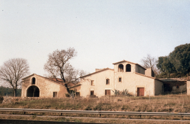 La masia Can Bancells abans de començar el seu deteriorament.