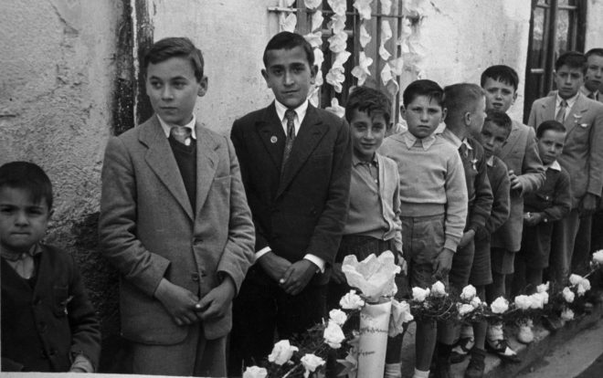 Visita de la Verge de Fàtima. D'esquerra a dreta: Pere Mateu, Francisco Poch, Eduard ?, Joan Selva, Narcís Banús, ?, ?, Martí Viñolas, ?, ?, ?.