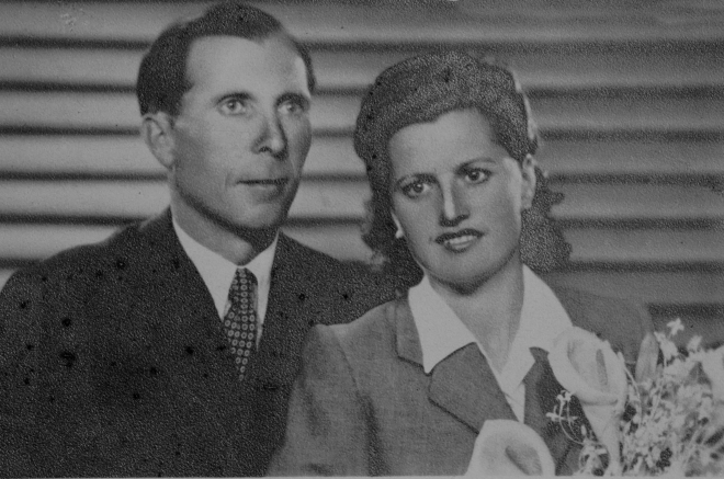 Març. 

En Joan Ruiz Soms i Dolors Mateu Reyner de Can Soms de l'estany el dia del seu casament.