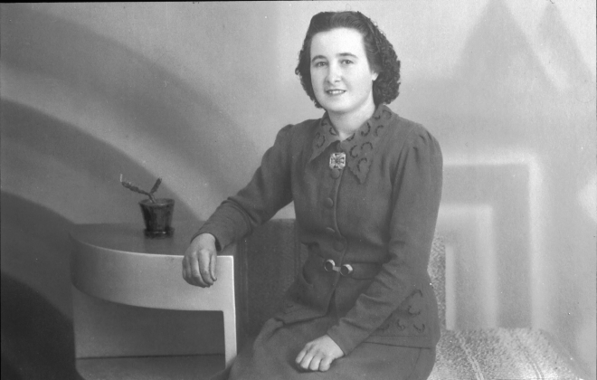 La Nativitat Surós quan era joveneta i era la noia de Can Bosch de Martorell. Més tard es casà amb en Josep Gelmà de Can Vidal.