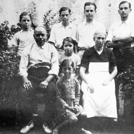 La familia de Ramón Bosch i Justina Ruhí amb els fills Enric, Lluís, Josep i Salvador i les filles Antonia i Maria.