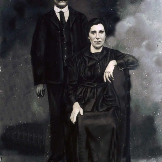 Narcís Hidalgo Casabó i Consuelo Riera Alsina matrimoni de Ca l'Hidalgo. Dibuix de D. Pascual tret d'una foto original de Valentí Fargnoli