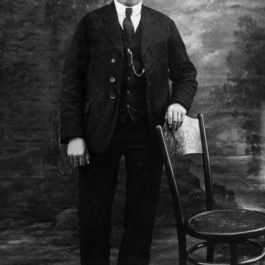 Un familiar Can Pau Retat de Marata l'any 1920 que es desconeix el nom