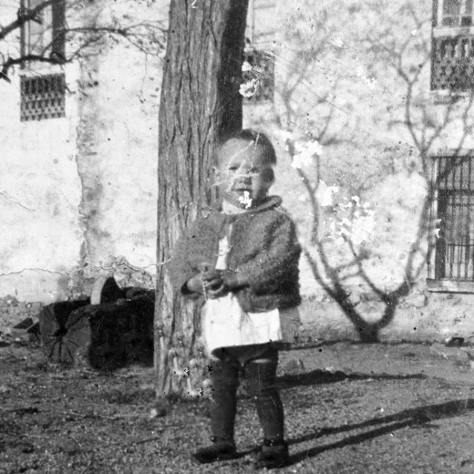 La mestra Maria Ciurana quan era petita a Can Garriga