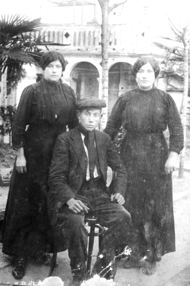 Els germans Joaquima, Elisa i Miquel Rossell Bosch