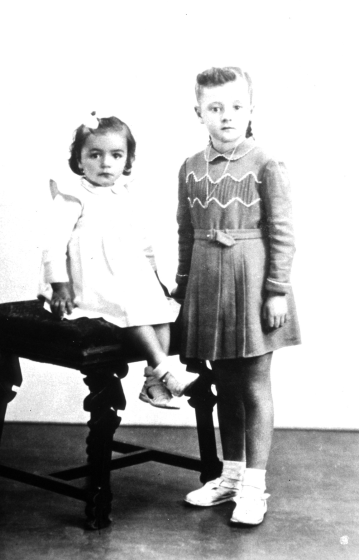 Retrat de les germanes Dolors i Carme Aregay Aluart de Ca l'Aregay