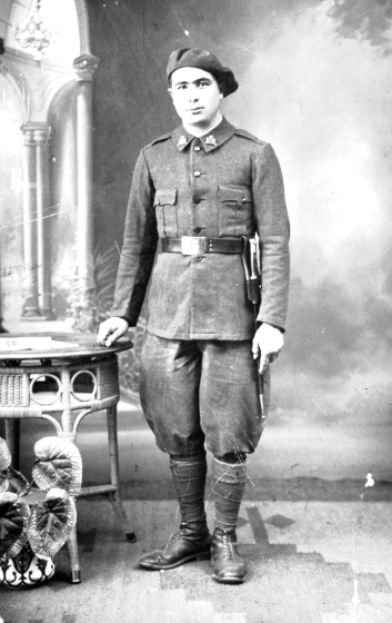 retrat militar de Josep Artigas Vilella de la lleva del 1930