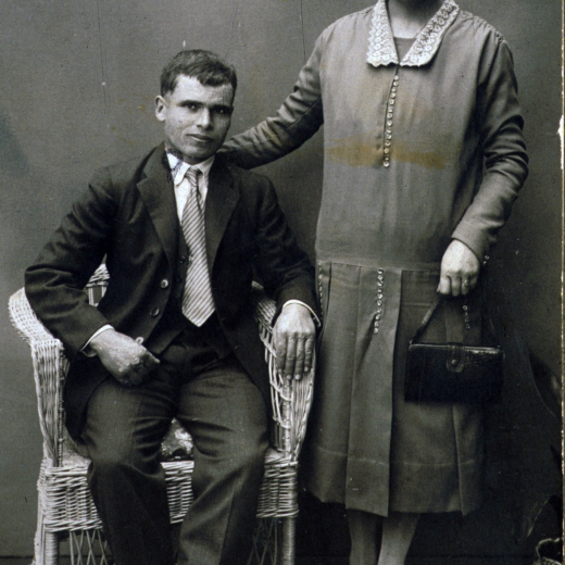 Casament de Miquel Rabionet i Isabel Reyner Ciurana. Ella era filla de Can Dot i visqueren molts anys al Mas Xirau de Grions, molt a prop de l'estació ferroviària d'Hostalric