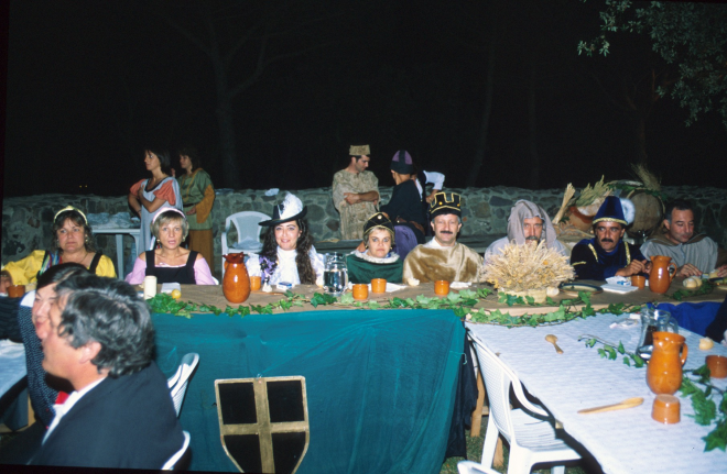 Taula presidencial del sopar medieval que tingué lloc el dia 15 de juliol al castell de Torcafelló