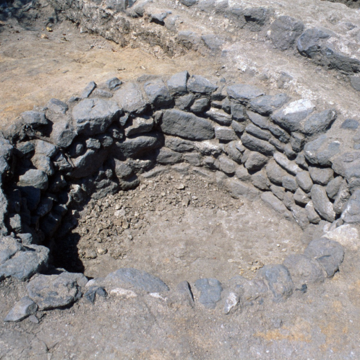 Excavacions de 1997. Restes d'un pou trobat a Can Tomàs o Palau de Foixà en les excavacions de la Vila Romana de Maçanet